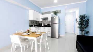 Suite | Dapur peribadi | Peti sejuk/penyejuk beku saiz penuh, dapur