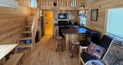 Private Mountain Cabin Near Golf & Forest Land