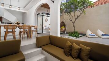Villa | Dining
