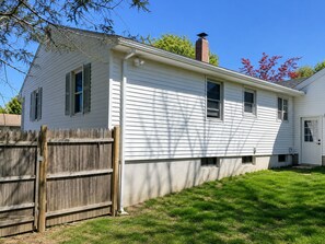Exterior - Spacious Worcester Stay Near Downtown, Polar Park & Local Hospitals (Worcester)