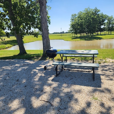 BEAUTIFUL LAKE SHELBYVILLE CAMPING SITE ALONG SIDE STOCKED FISHING PONDS SITE #2