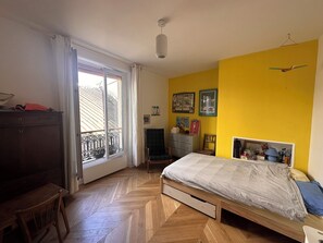 Bügeleisen/Bügelbrett, Internetzugang, Bettwäsche