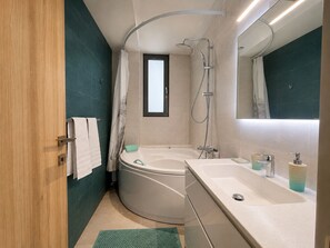 Hair dryer, towels, soap, toilet paper - AquaTerra Coastal Retreat Varkiza | 3 Bedrooms (Varkiza)