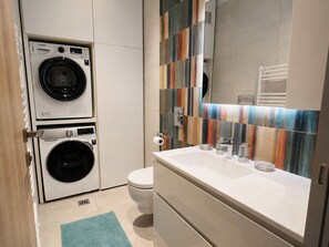 Hair dryer, towels, soap, toilet paper - AquaTerra Coastal Retreat Varkiza | 3 Bedrooms (Varkiza)