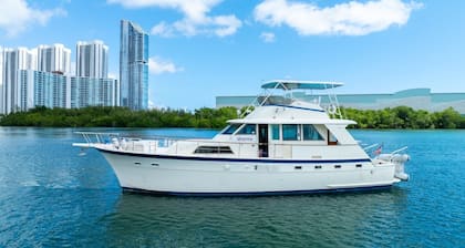 Stay Aboard a Vintage Hatteras 53' Motor Yacht in Aventura-A Unique Experience!