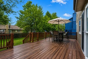 Outdoor dining - Olathe House (Olathe)
