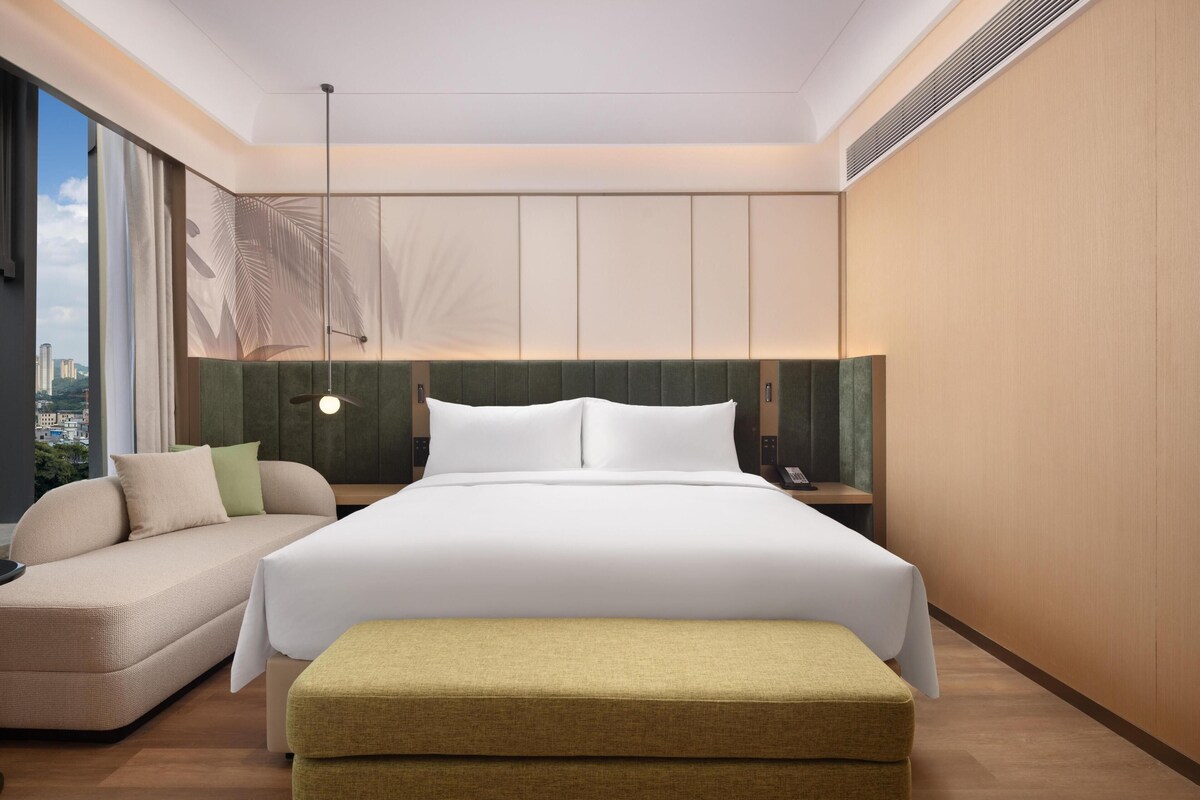 Deluxe Suite, 1 King Bed