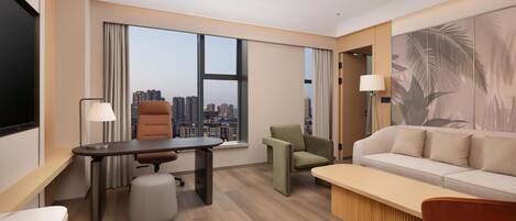 Deluxe Suite, 1 King Bed | Living area
