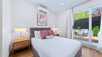 1 chambre, fer et planche à repasser, accès au Wi-Fi (inclus)