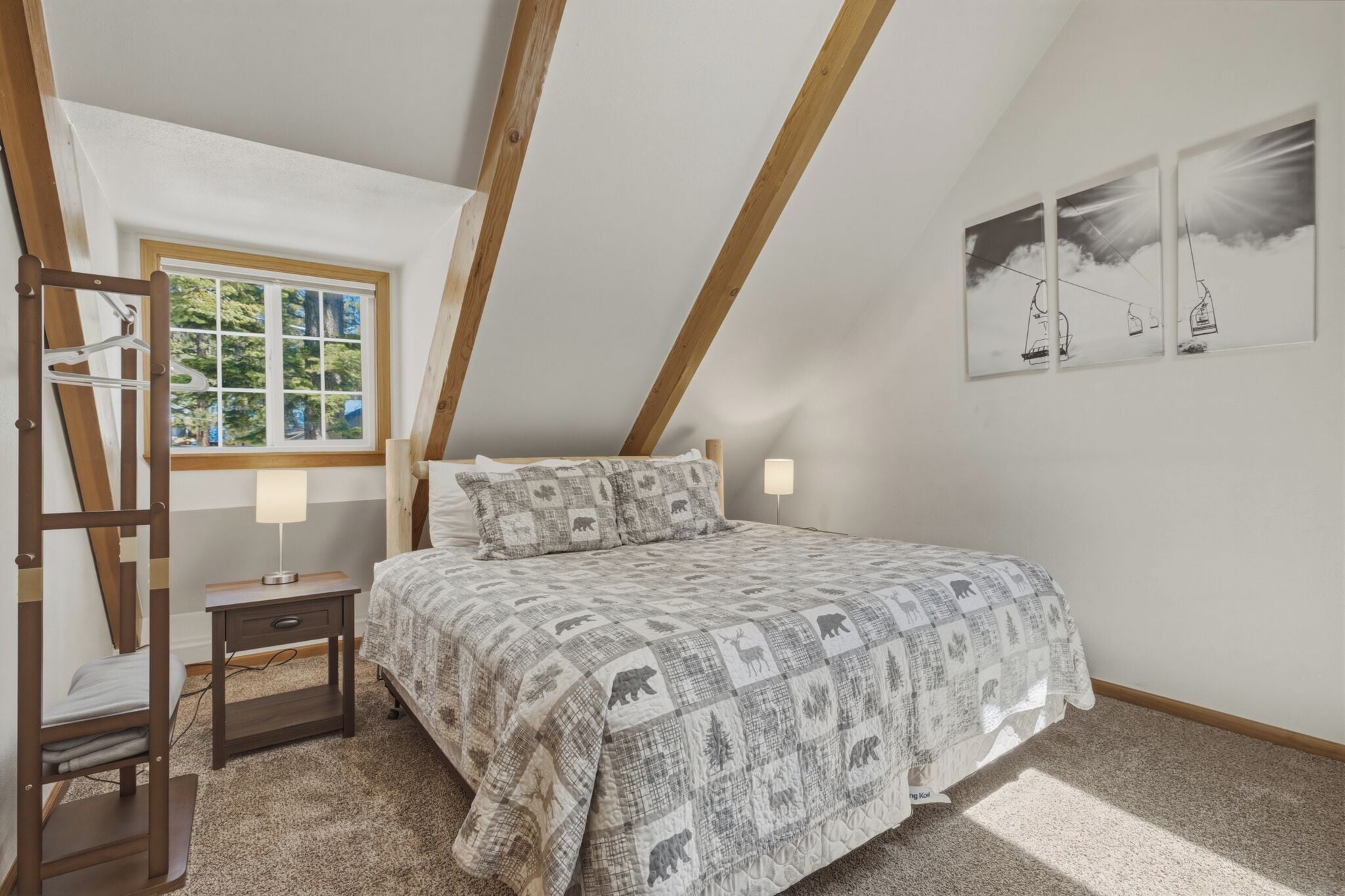 4 Schlafzimmer, Schreibtisch, Bügeleisen/Bügelbrett, WLAN