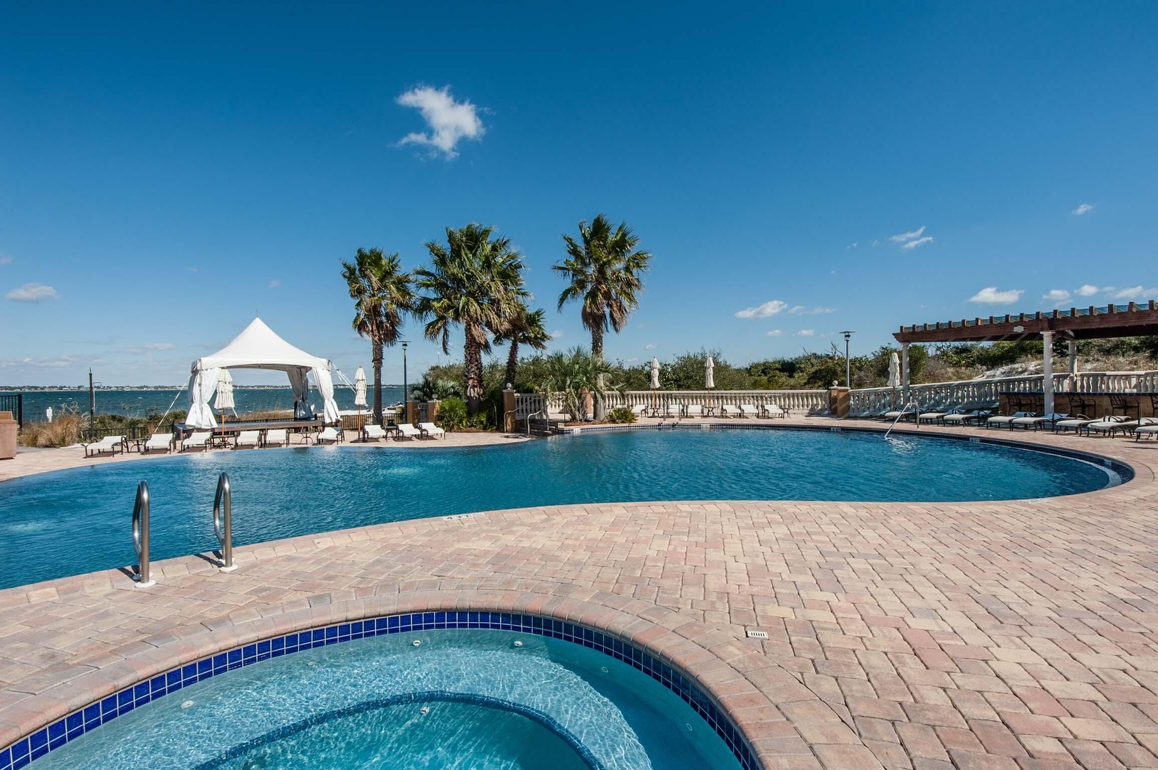泳池