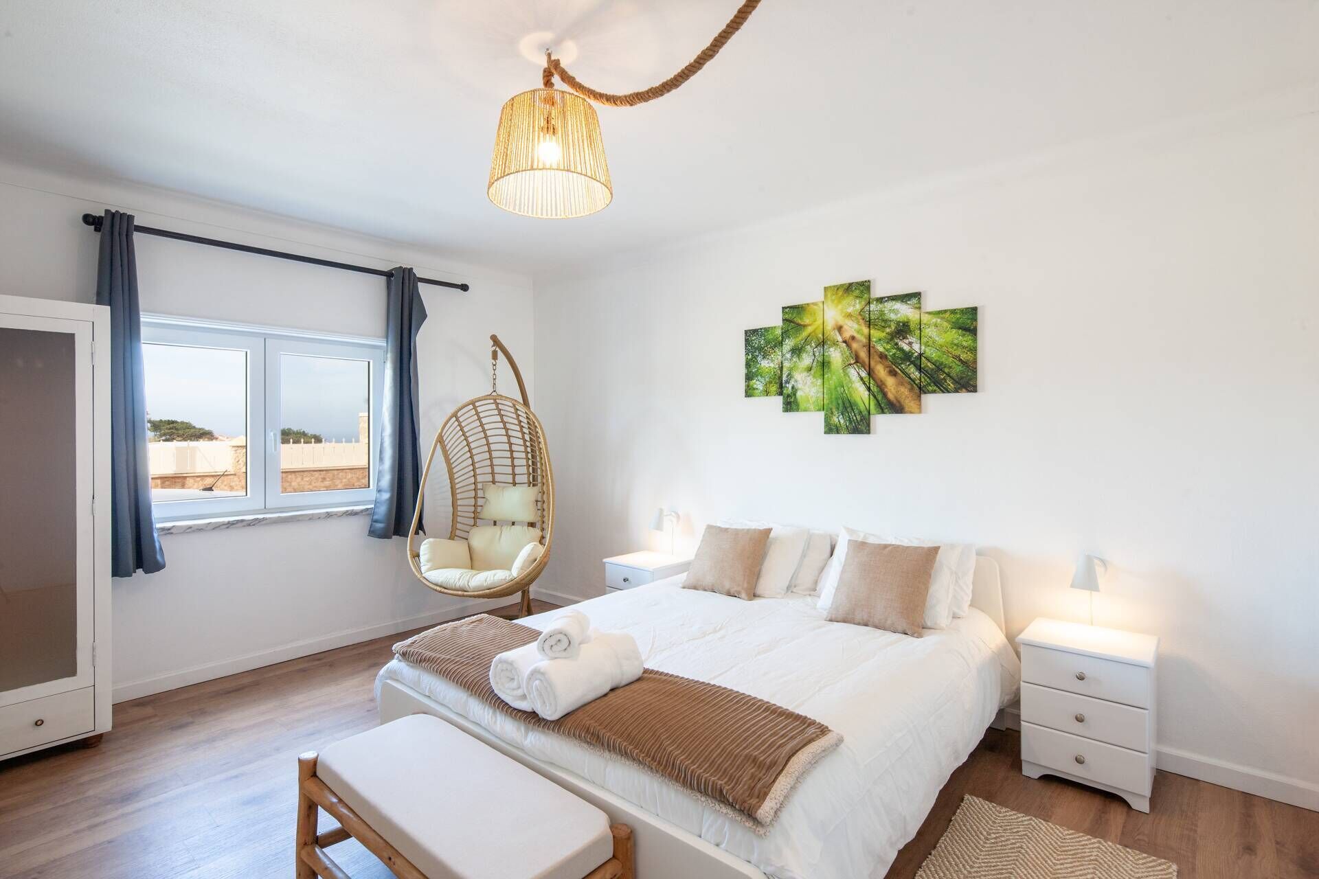 2 bedrooms, iron/ironing board, travel cot, Internet