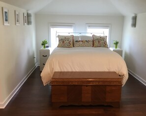 3 slaapkamers, een strijkplank/strijkijzer, wifi, beddengoed