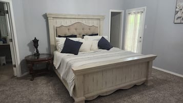 3 chambres, fer et planche à repasser, Wi-Fi, draps fournis