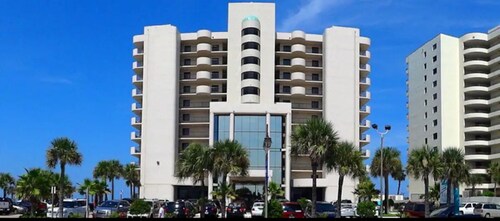 Tropic Shores Resort 1365M