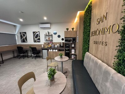 San Jeronimo Suites