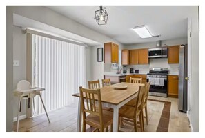Dining - ATX Hideout 3BR/2BA House (Austin)