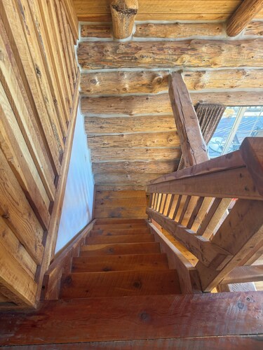Cozy 2-bedroom cabin in beautiful Silver Star