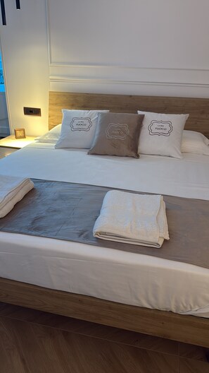 Iron/ironing board, WiFi, bed sheets - Vrbo Property (Torre del Greco)
