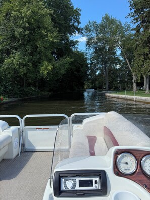 Miscellaneous - ‘04 Lowe Pontoon TR 180 Trinidad up to 9 guests (Syracuse)