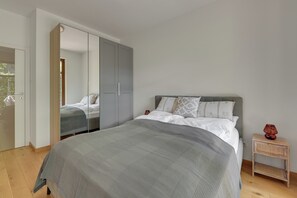 Iron/ironing board - Nadmorski Dwór by Grand Apartments (Gdańsk)
