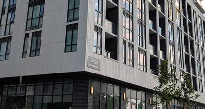 Beautiful condo w/2 Full Bathroom located perfectly in the middle of Scarborough