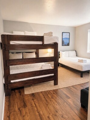2 Schlafzimmer, Bügeleisen/Bügelbrett, Internetzugang, Bettwäsche