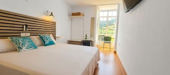 Hotel Peña Pintada