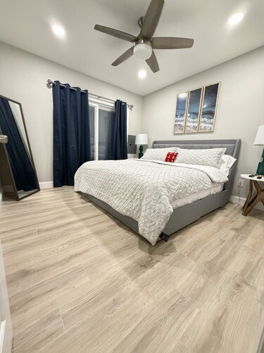 Cape May Harbor Suite, 2 Queens + King Bedroom, Kitchenette