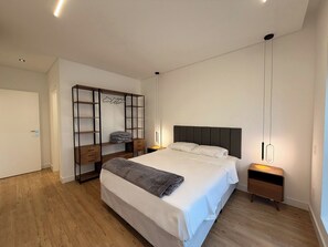 WiFi, bed sheets