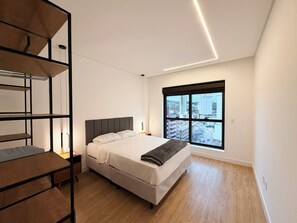 WiFi, bed sheets