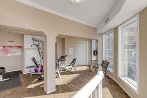Fitness facility - Discovery Bay Resort - Pool - Downtown - 2Bed 2 BA (Kelowna)