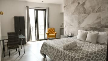 Habitación clásica, balcón | Wifi gratis y acceso para silla de ruedas