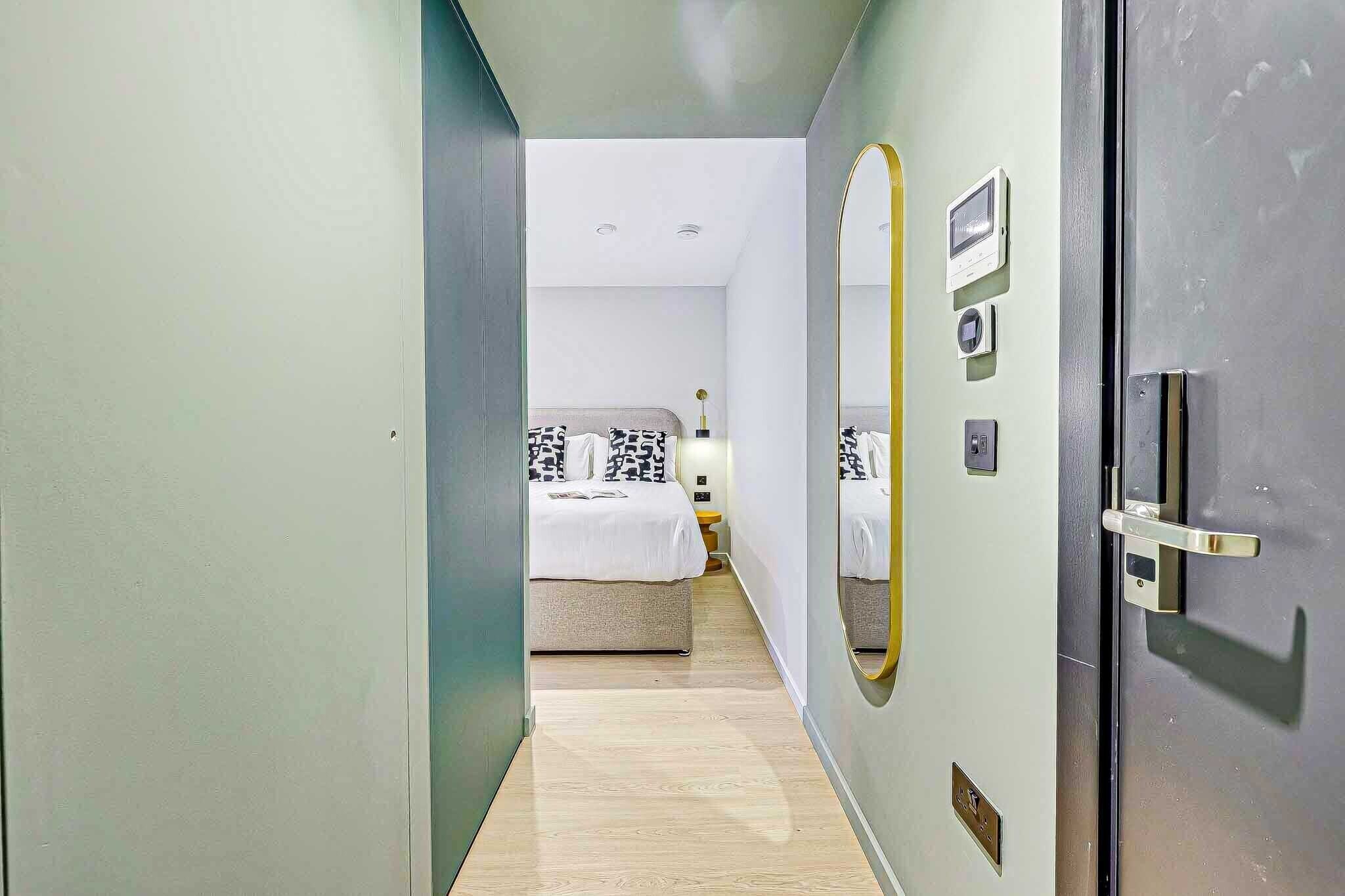 1 bedroom, desk, iron/ironing board, WiFi (free)