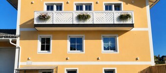 Spacious 2-bedroom Apartment with Kitchen and Livingroo north of Salzburg City