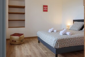 Strykjärn/strykbräda, resesäng, gratis wi-fi och sängkläder