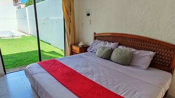 4 bedrooms, iron/ironing board, free WiFi, bed sheets