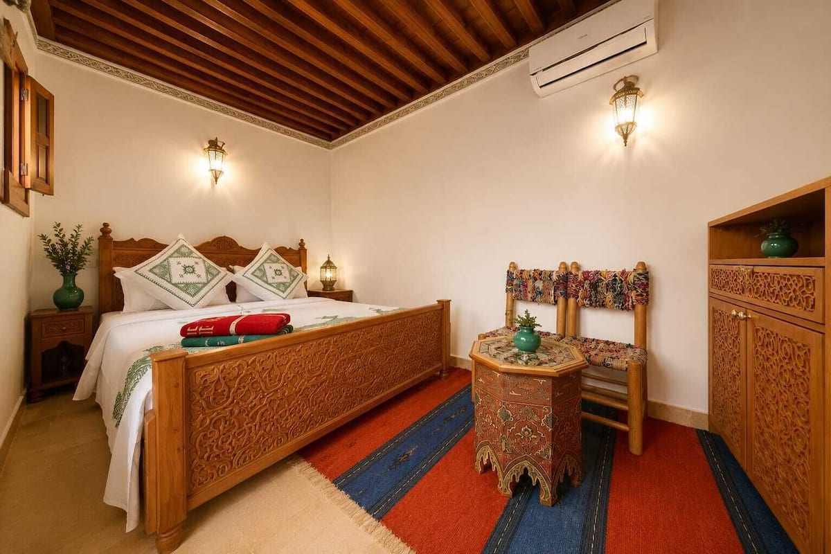Classic Double Room | WiFi (free), bed sheets