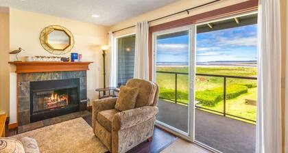 Hi-Tide Resort, Queen Bed, Unit 29