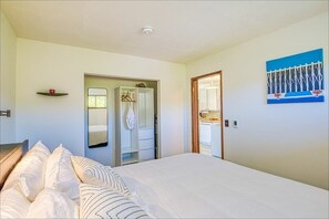 1 bedroom, bed sheets