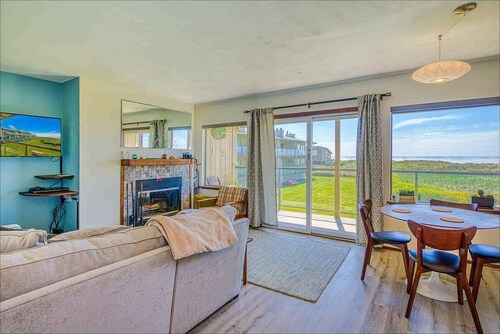 Hi-Tide Resort, Top-floor, Fireplace , Unit 22