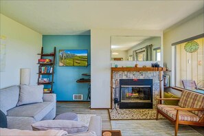 TV, fireplace, offices