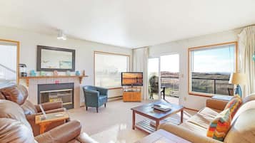TV, fireplace, offices