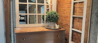 Cozy 1-bedroom cottage in lovely Rocky Mount with AC