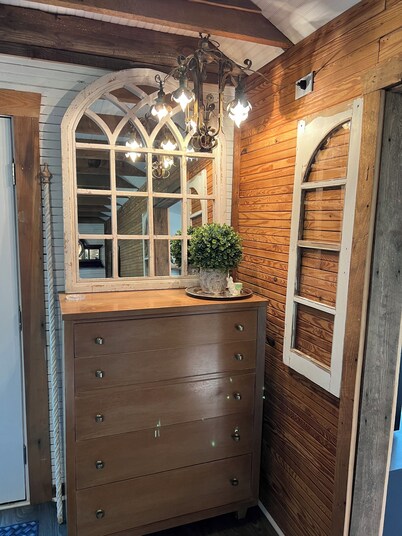 Cozy 1-bedroom cottage in lovely Rocky Mount with AC