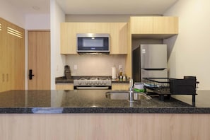 Coffee/tea maker, fridge, microwave, oven - w* | Upscale Loft w/ Balcony in Roma Norte (Ciudad de México)