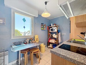 Kühlschrank, Ofen, Geschirrspüler, Toaster