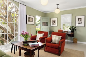 Living area - Venice Charm & Spanish Warmth 1BR Guesthouse w/ Patio & W/D (Los Angeles)