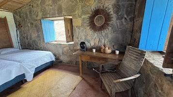 Desk, iron/ironing board, WiFi, bed sheets