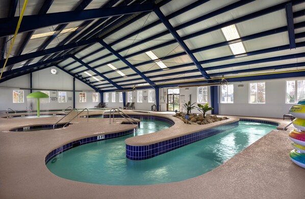 Innenpool, beheizter Pool